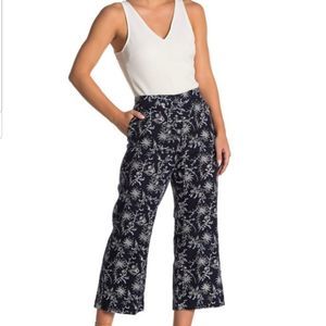 Caslon Linen Print Crop Pants Flat Front Waist
